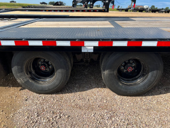 New 2025 Midsota 36' Gooseneck Hydraulic Tail Flatbed Trailer