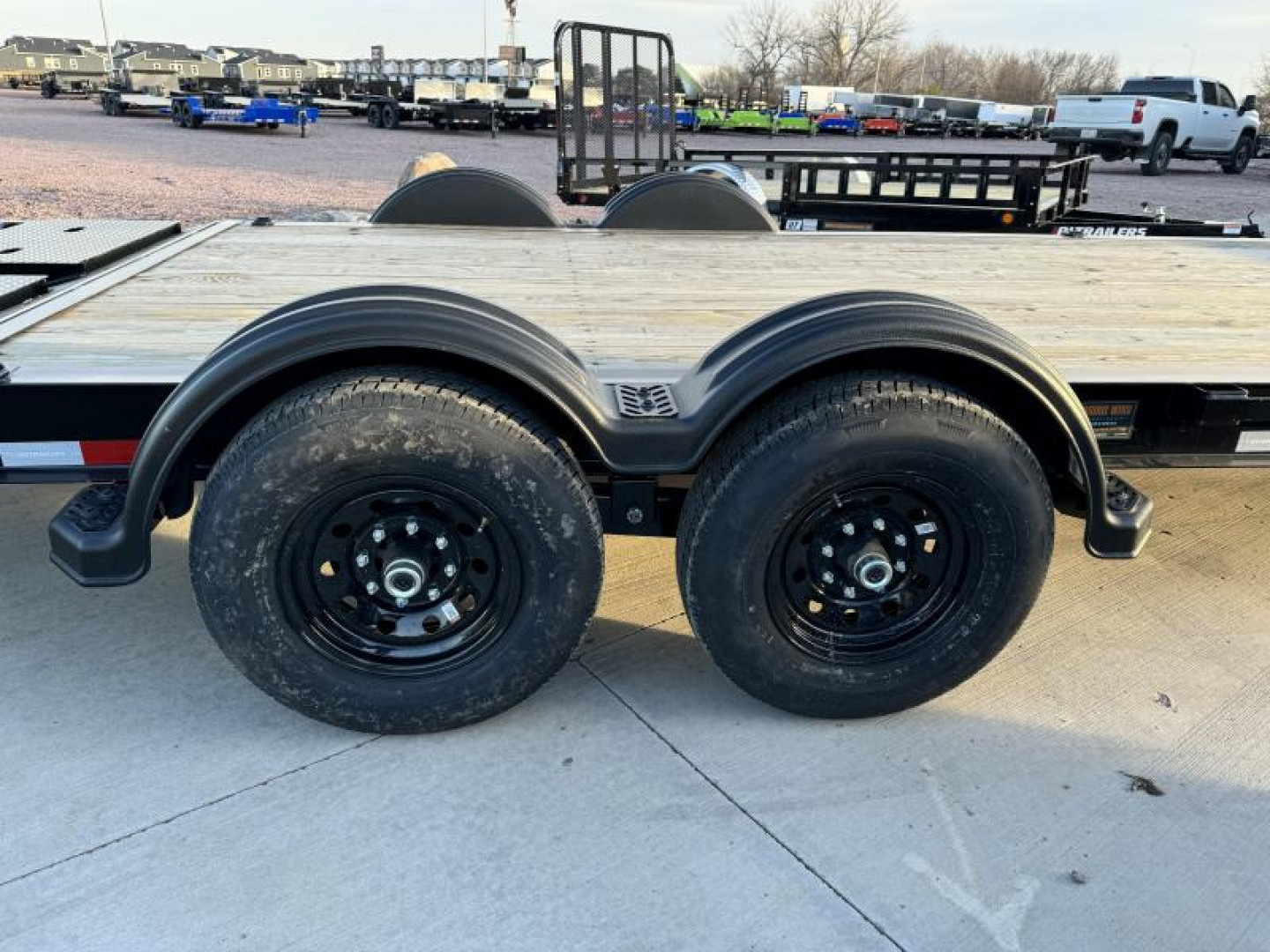 New 2025 PJ Trailers EV (20') Equipment Trailer