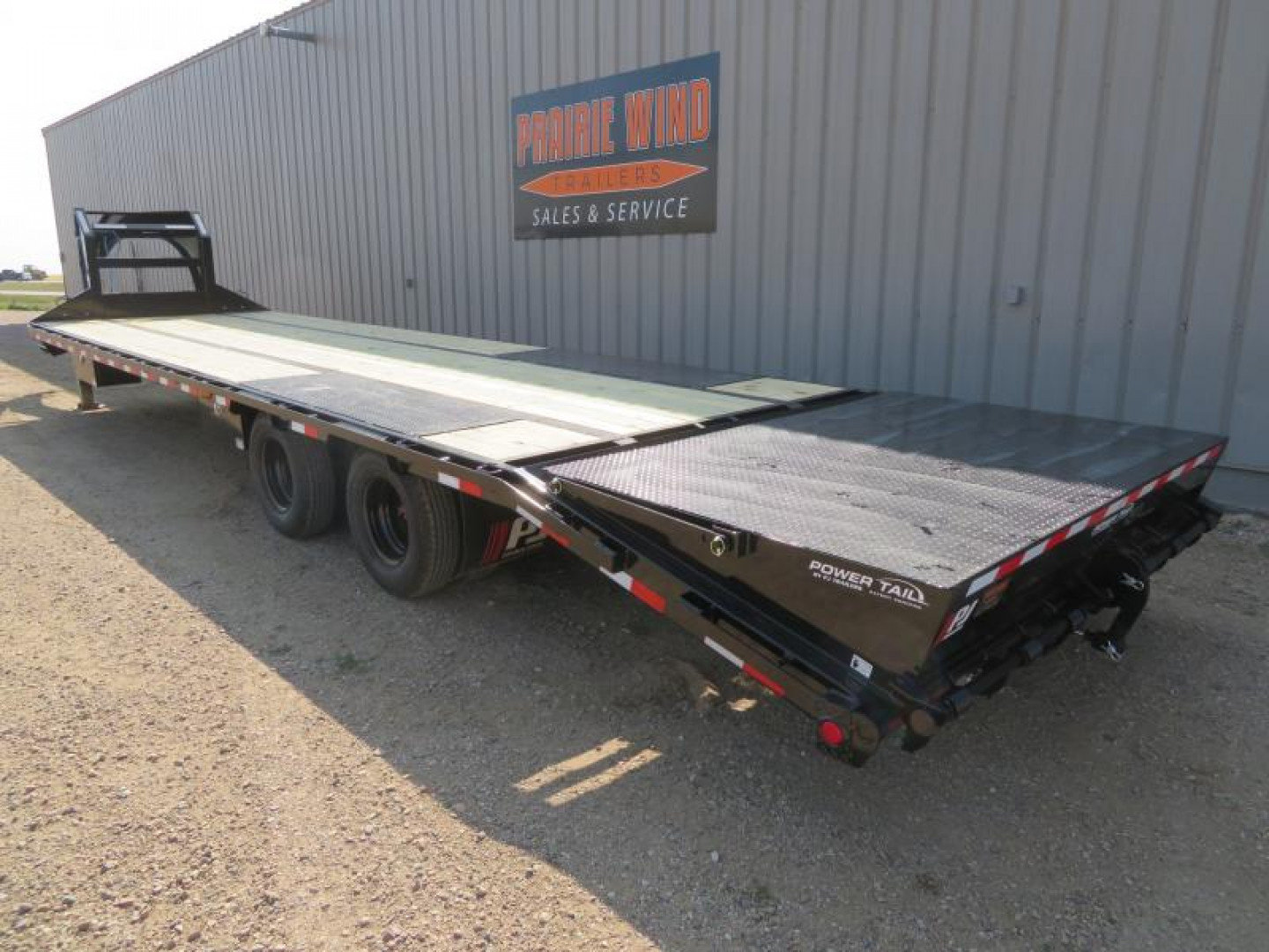New 2025 PJ Trailers 32 Low Profile LD GN Power Tail Trailer