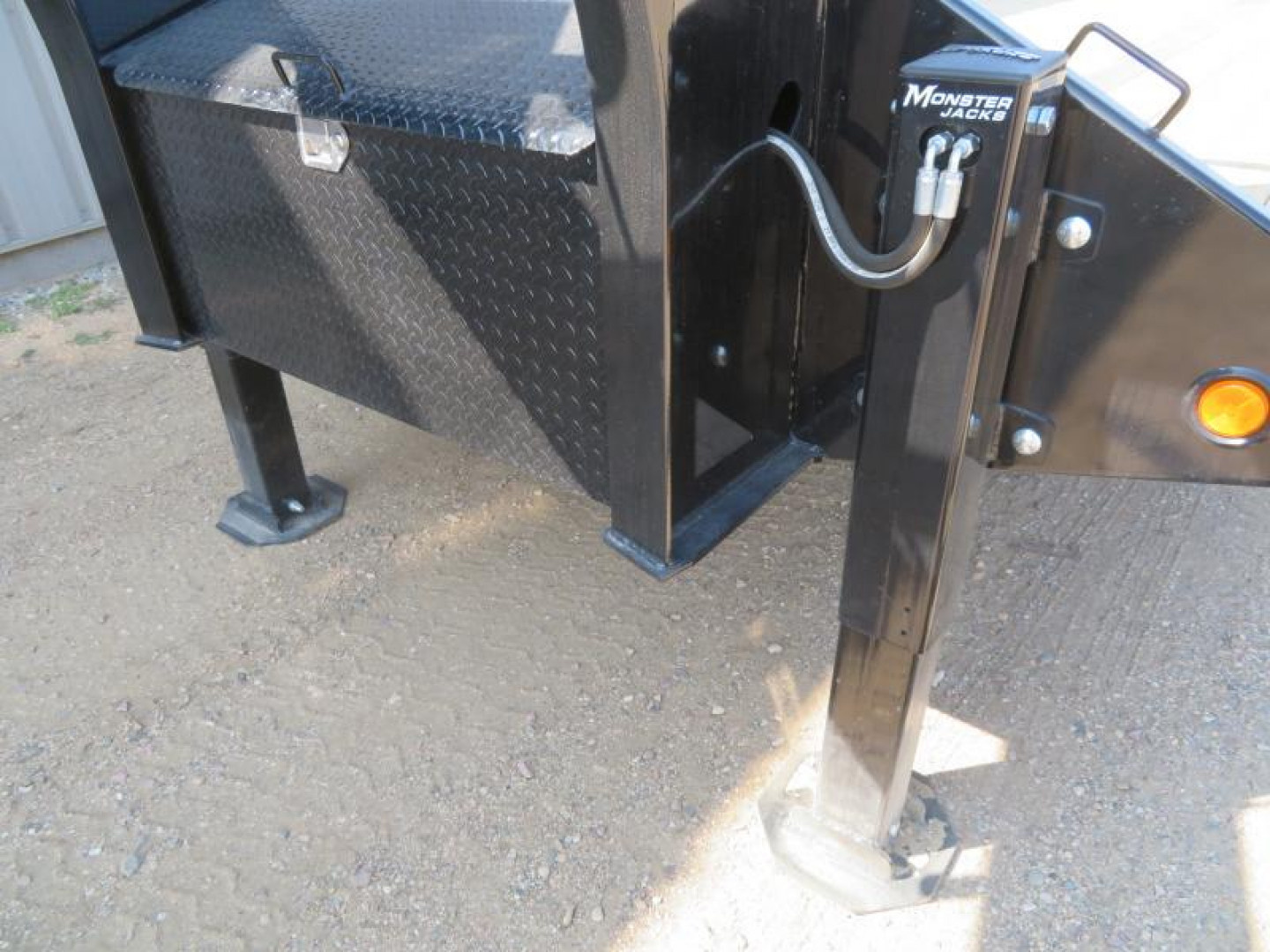 New 2025 PJ Trailers 32 Low Profile LD GN Power Tail Trailer