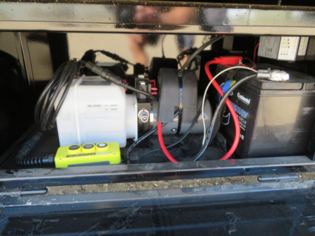 New 2025 PJ Trailers 32 Low Profile LD GN Power Tail Trailer