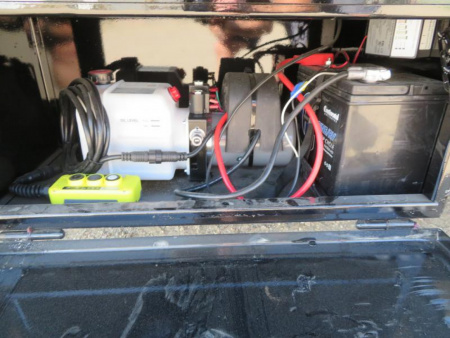 New 2025 PJ Trailers 32 Low Profile LD GN Power Tail Trailer