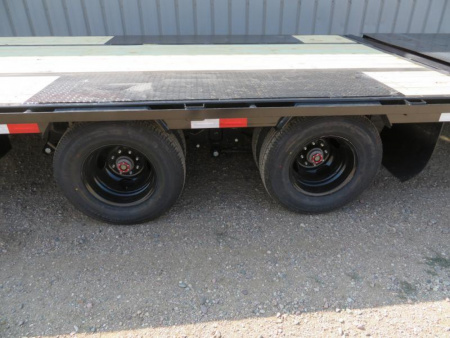 New 2025 PJ Trailers 32 Low Profile LD GN Power Tail Trailer