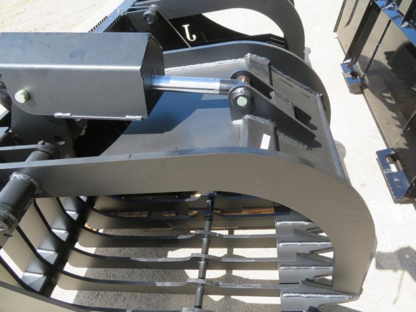 New Jenkins 84 Super Duty Skid Steer Grapple Rock bucket