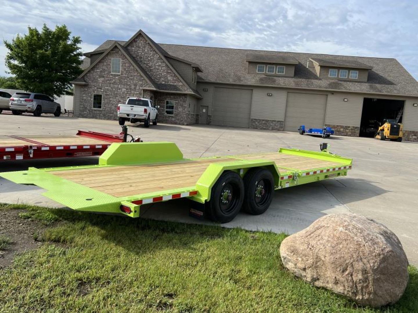 New 2024 Midsota NTB24-BP-176 (16 + 8) Tilt Trailer