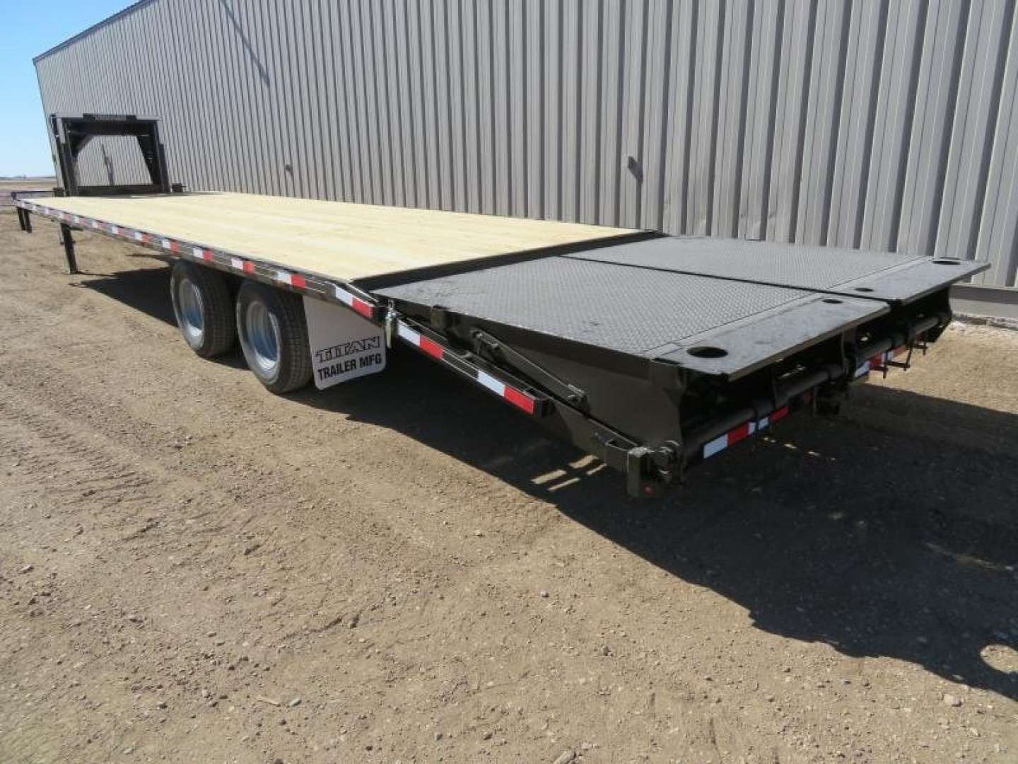 New 2025 Titan Trailer 32' Gooseneck Flatbed Flatbed Trailer