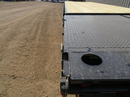 New 2025 Titan Trailer 32' Gooseneck Flatbed Flatbed Trailer