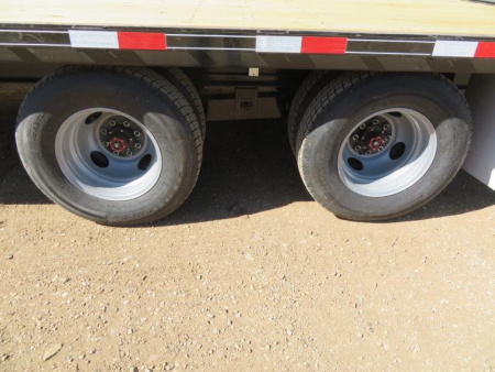New 2025 Titan Trailer 32' Gooseneck Flatbed Flatbed Trailer