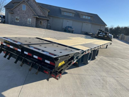 New 2024 Big Tex Trailers 33' Gooseneck Flatbed Trailer