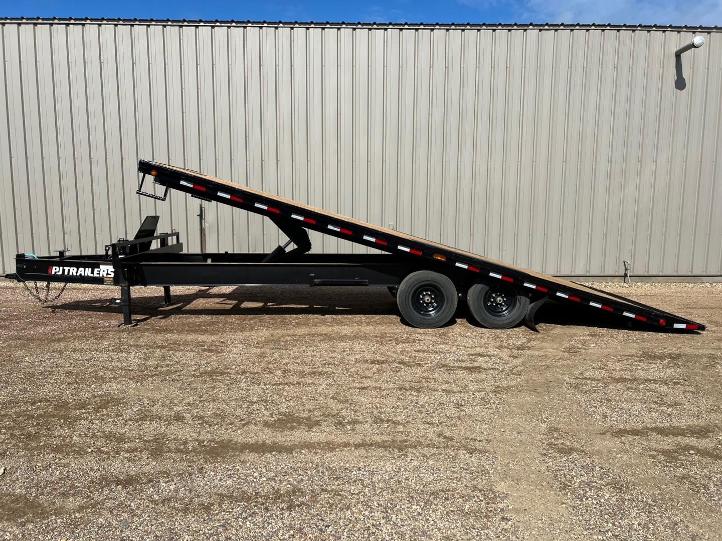 New 2024 PJ Trailers 24 Tiltbed T9 Deckover Trailer