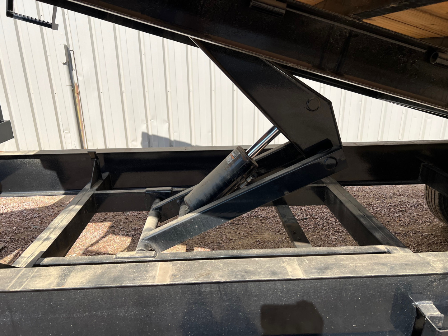 New 2024 PJ Trailers 24 Tiltbed T9 Deckover Trailer