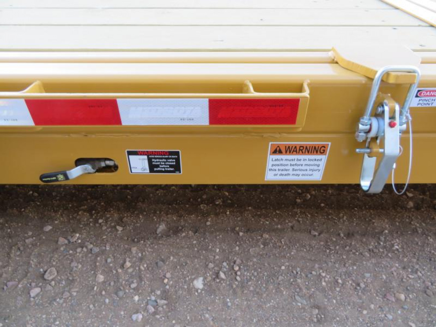 New 2024 Midsota TB-24 17.6k Tilt Trailer