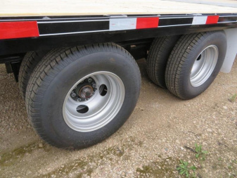 New Titan 28 Tandem Dual GN Trailer w/ Wide Glide Tail