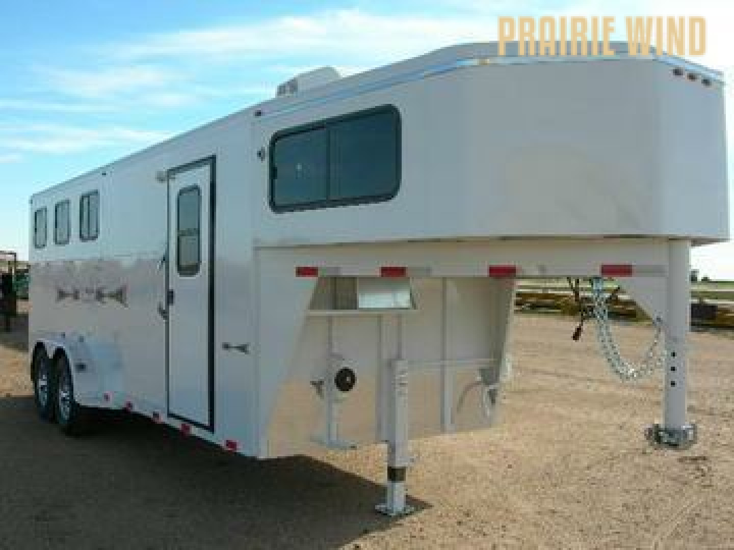 New 2025 Titan 3H GN Horse Trailer