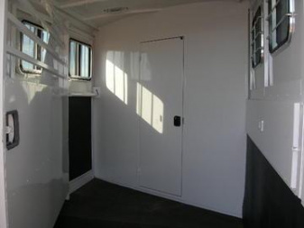 New 2025 Titan 3H GN Horse Trailer