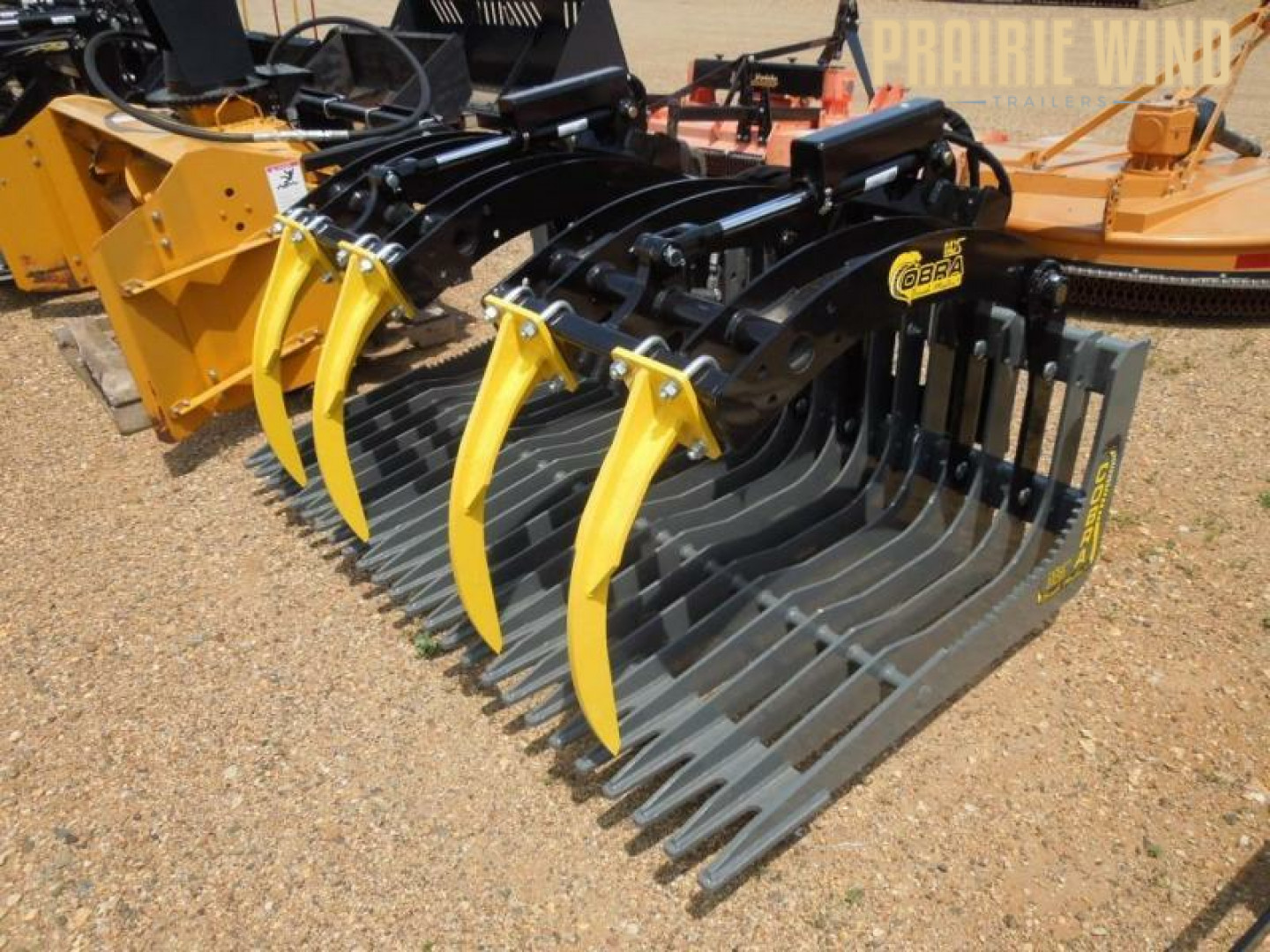 New MDS Cobra Brush Master + Brush Bucket for Loader
