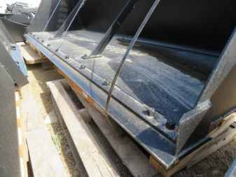 New Jenkins 120 Skid Steer High Capacity Snow and Material Bucket