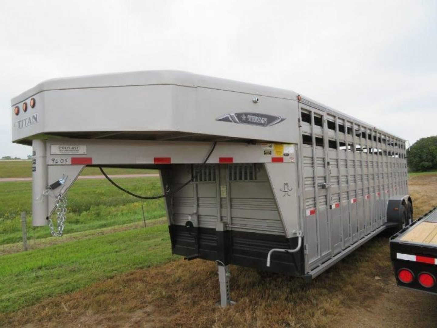 New Titan 24 GN Stock Trailer