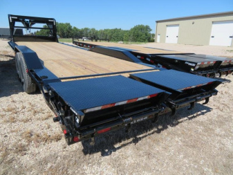 New PJ Trailers 28 Drive-Over Fender GN B8 Trailer