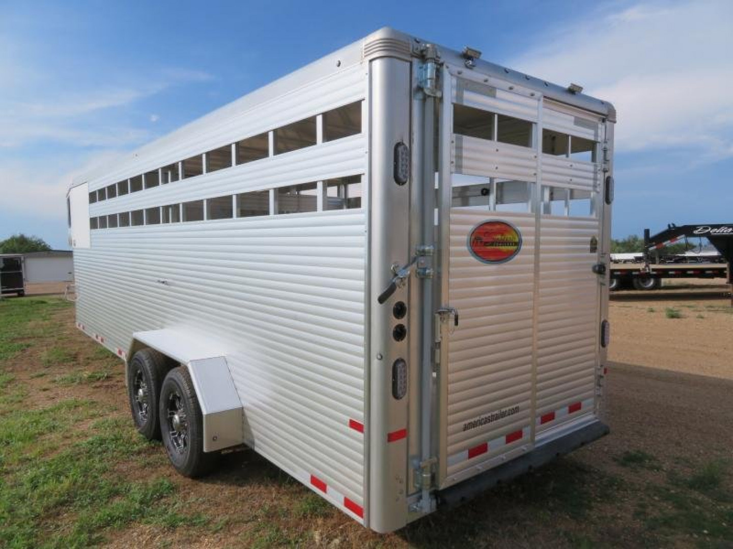 New 2024 Sundowner Trailers Rancher 24 GN TR / Stock Combo Trailer