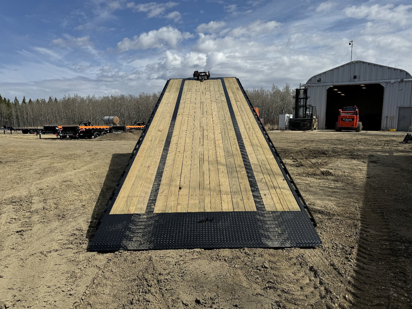New 2025 Horizon Trailers FFT 102''X28' GOOSENECK FULL TILT 22400GVWR