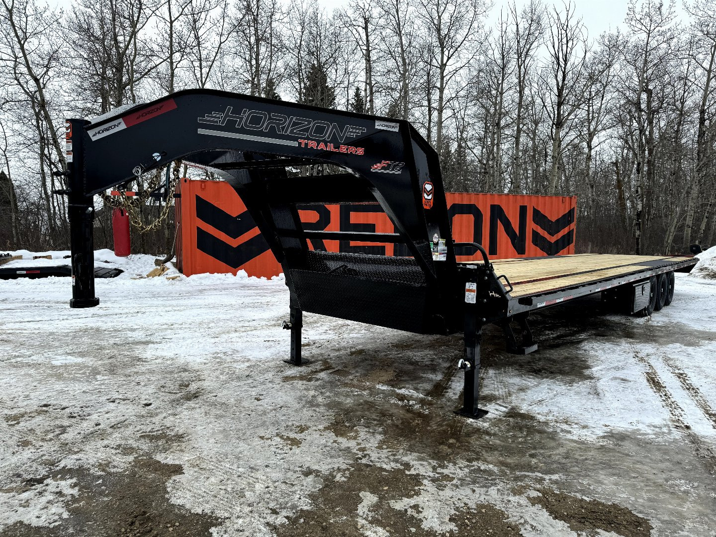 New 2025 HORIZON TRAILERS FTZ 102''X 36' LOW-PRO GOOSE W/Slide in Ramps 25500LB GVW Flatbed Trailer