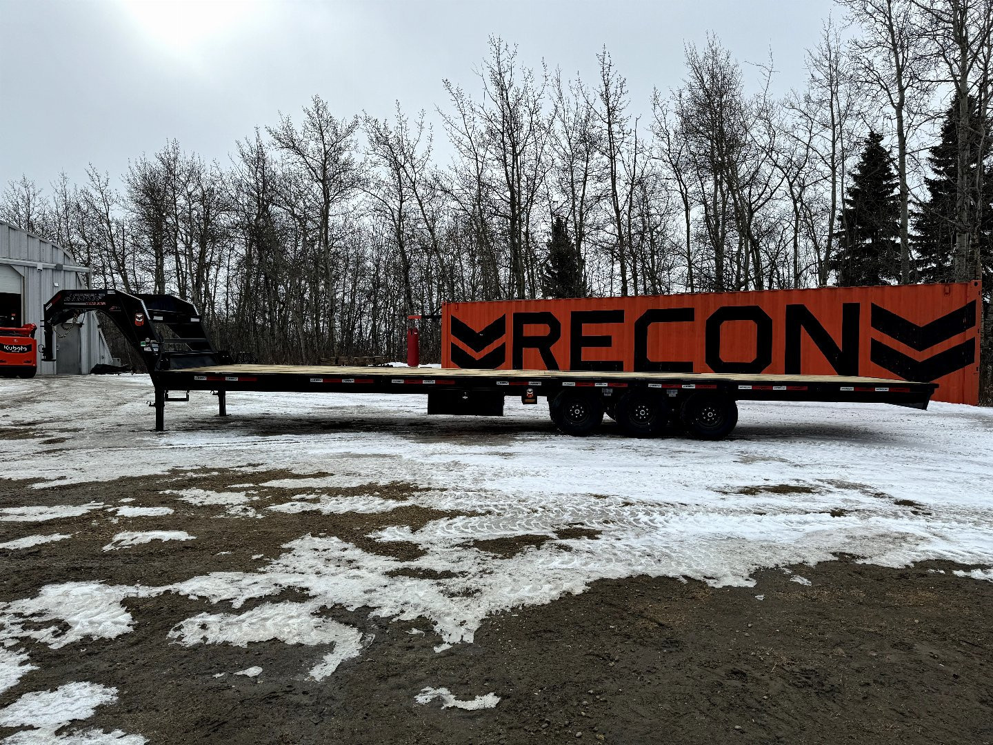New 2025 HORIZON TRAILERS FTZ 102''X 36' LOW-PRO GOOSE W/Slide in Ramps 25500LB GVW Flatbed Trailer
