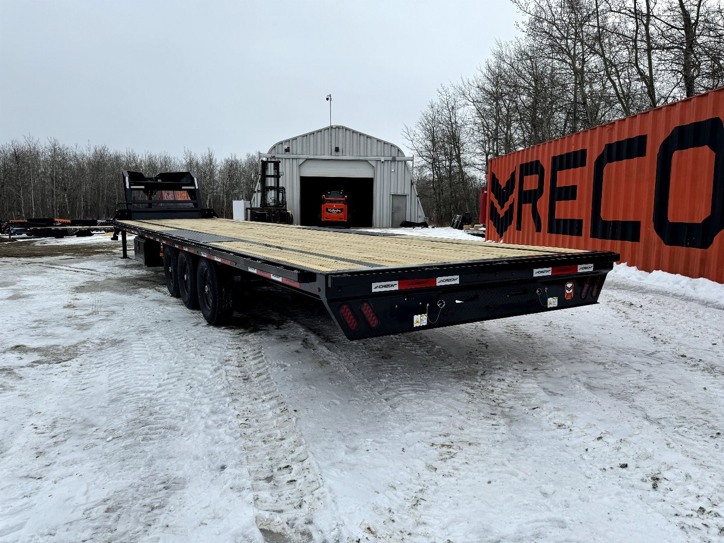New 2025 HORIZON TRAILERS FTZ 102''X 36' LOW-PRO GOOSE W/Slide in Ramps 25500LB GVW Flatbed Trailer