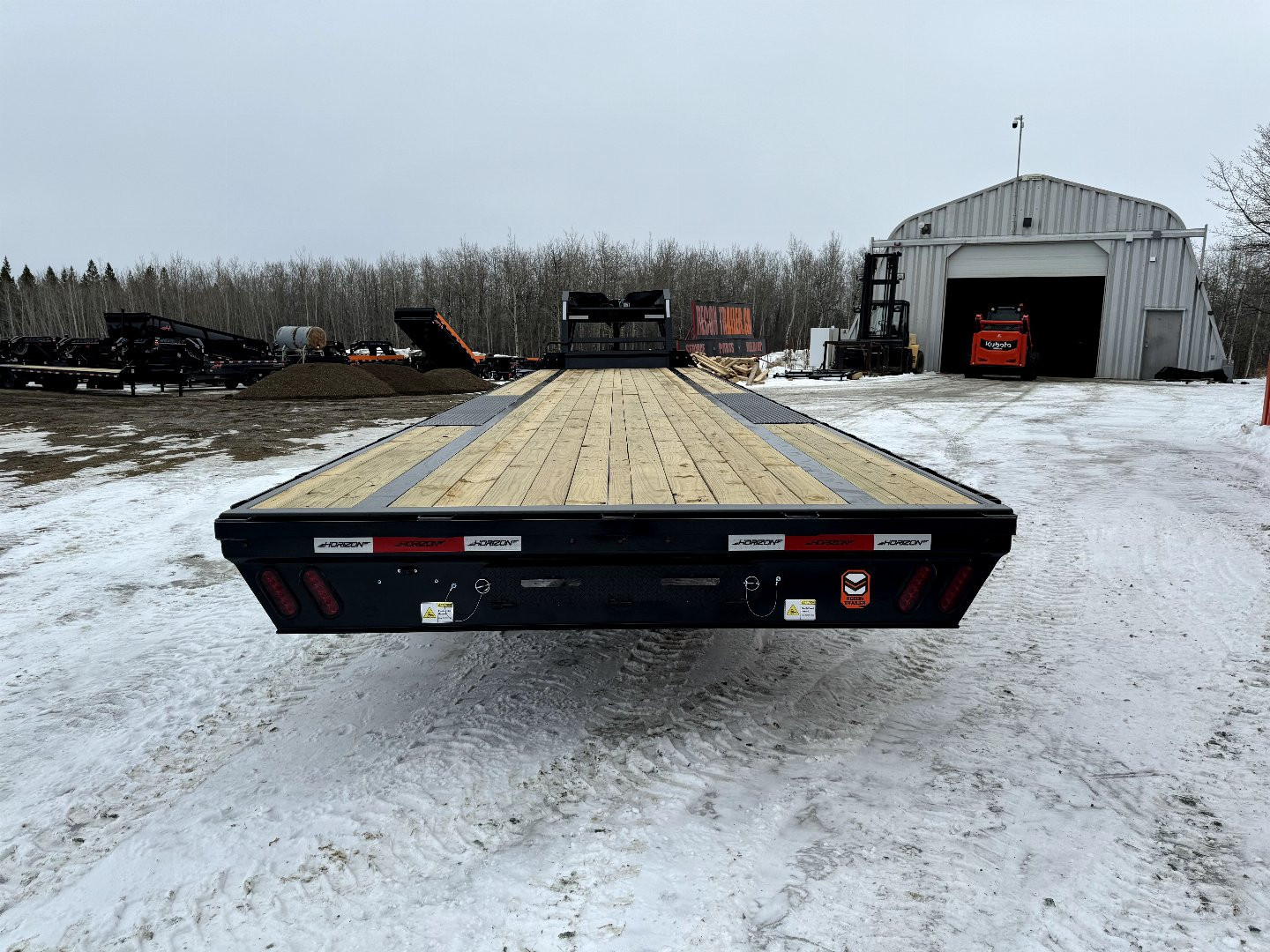 New 2025 HORIZON TRAILERS FTZ 102''X 36' LOW-PRO GOOSE W/Slide in Ramps 25500LB GVW Flatbed Trailer