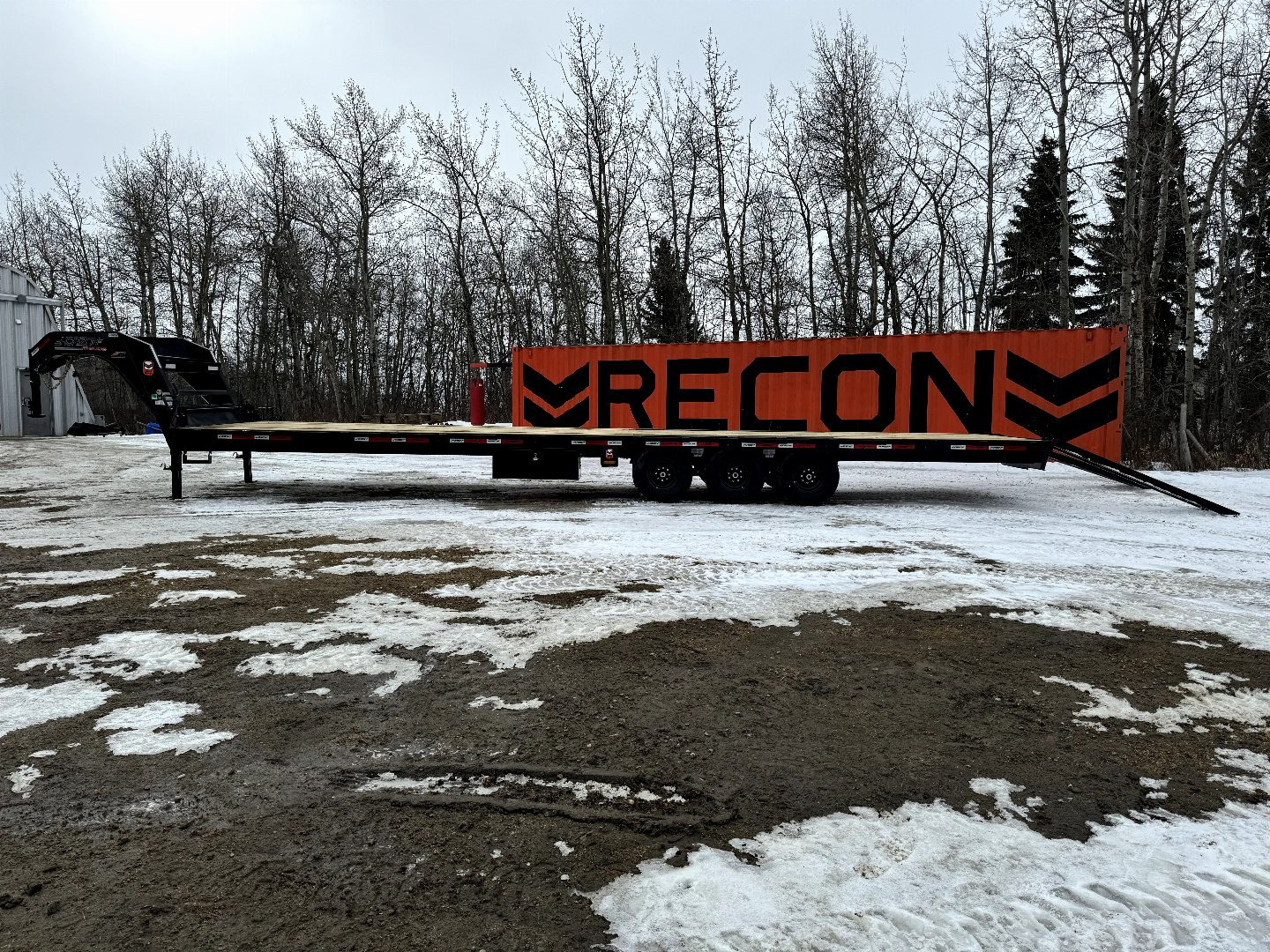 New 2025 HORIZON TRAILERS FTZ 102''X 36' LOW-PRO GOOSE W/Slide in Ramps 25500LB GVW Flatbed Trailer