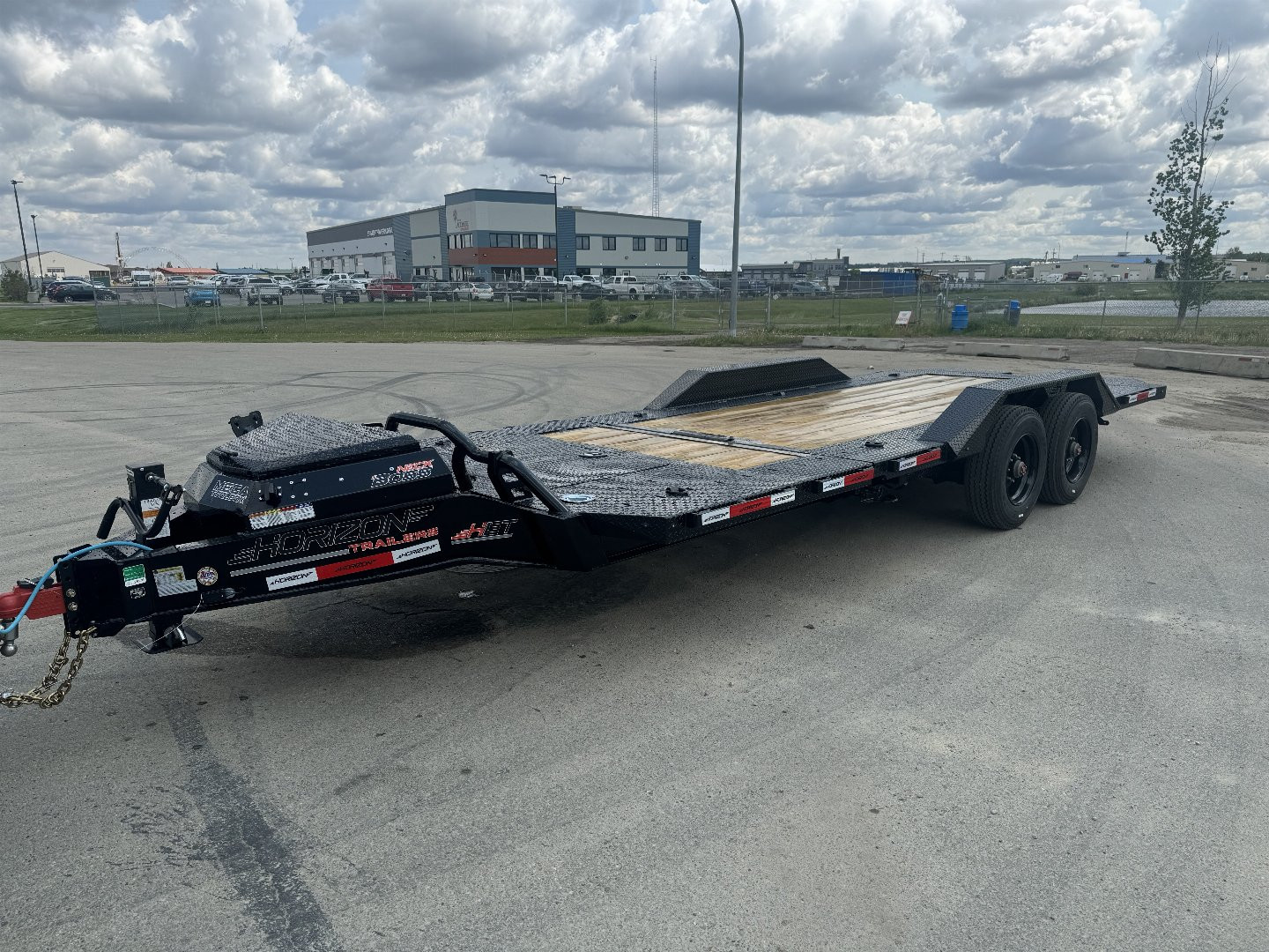 New 2025 Horizon Trailers HET 102''X22' Tiltdeck Trailer w/DriveOver Fenders 2-10k Torsion oil Bath axles