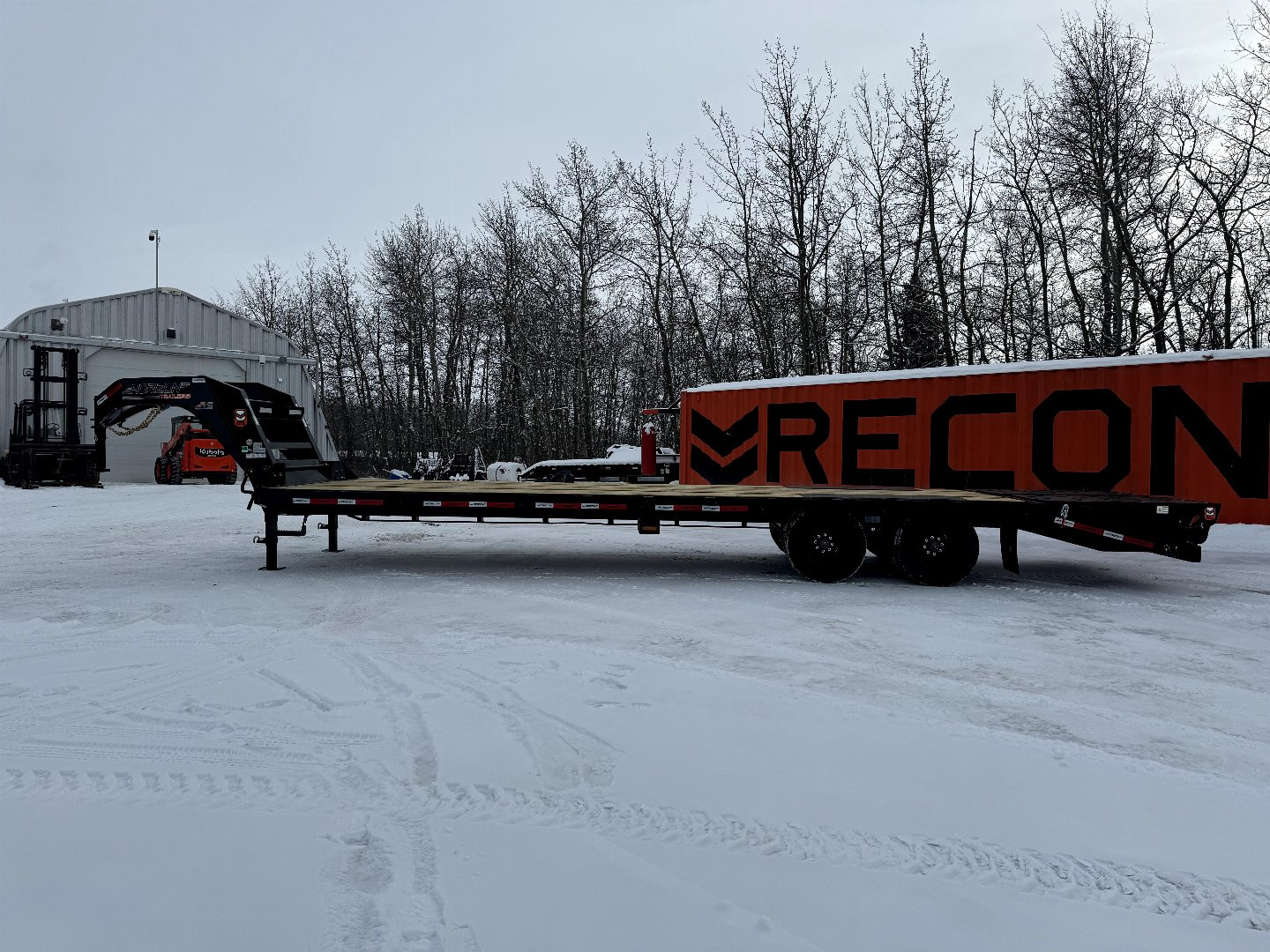 New 2025 HORIZON TRAILERS 102''X 30' LOW-PRO GOOSE W/ MOUNTAIN RAMPS 22400LB GVW