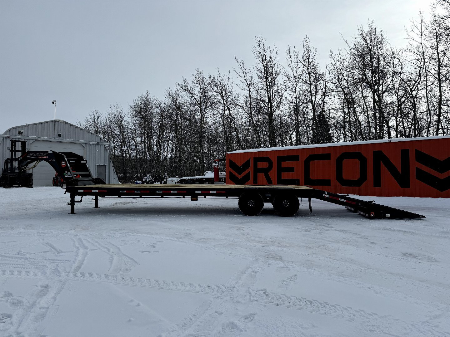 New 2025 HORIZON TRAILERS 102''X 30' LOW-PRO GOOSE W/ MOUNTAIN RAMPS 22400LB GVW