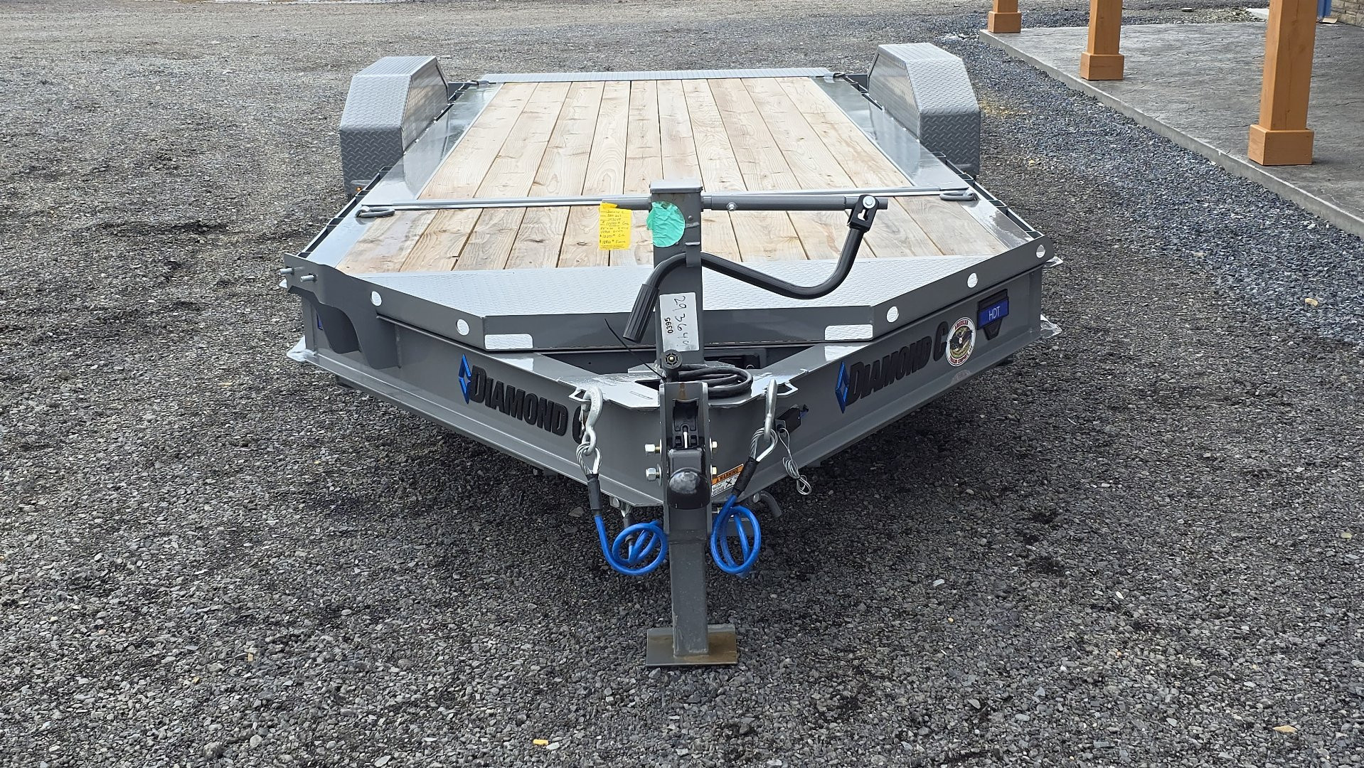 New Diamond C Split Tilt Trailer / 14.9K GVWR / 82"x20' (4' Stationary)