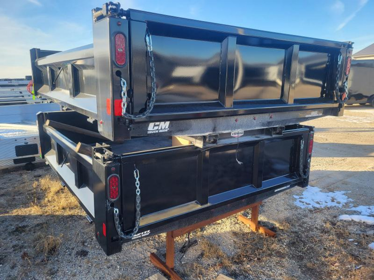 New 2025 CM Truck Beds DB-RTB DUMP 11' FDS W/ HOIST