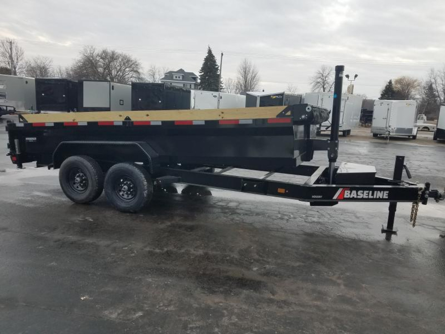 New 2025 Diamond C Trailers HDU207 16X82