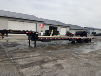 New 2025 Diamond C Trailers SDX216 43X102HDT