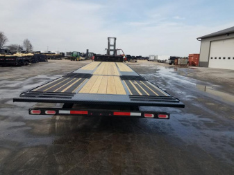New 2025 Diamond C Trailers SDX216 43X102HDT