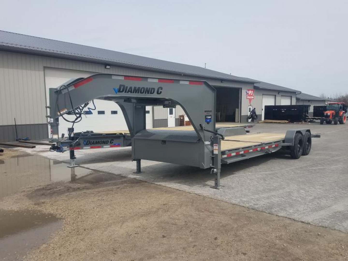 New 2025 Diamond C Trailers HDT208 24X80