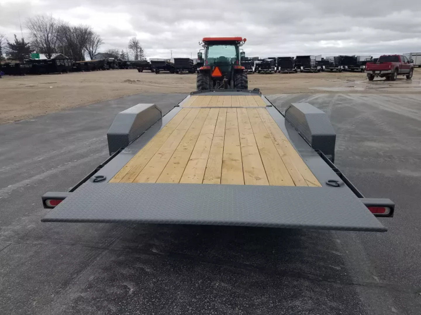 New 2025 Diamond C Trailers HDT208 24X80