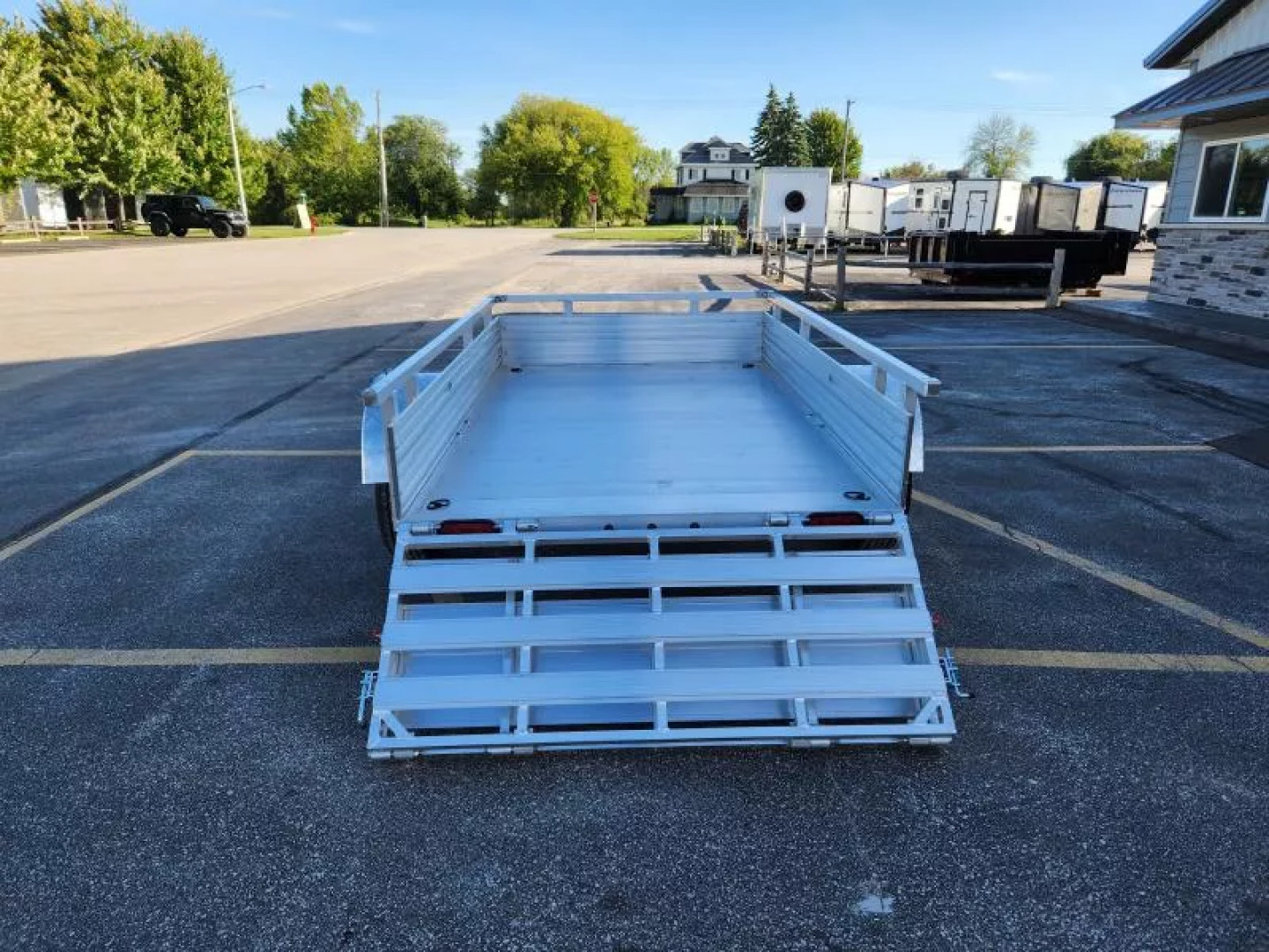 New 2024 Glacier GT5X8