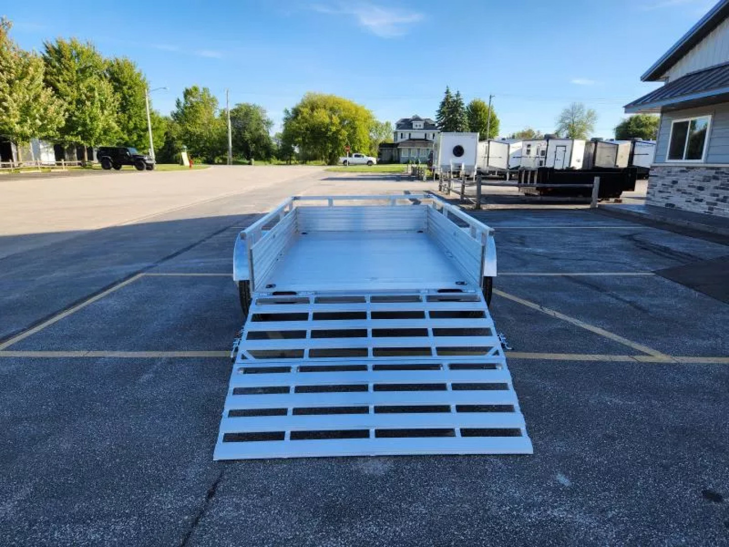 New 2024 Glacier GT5X8