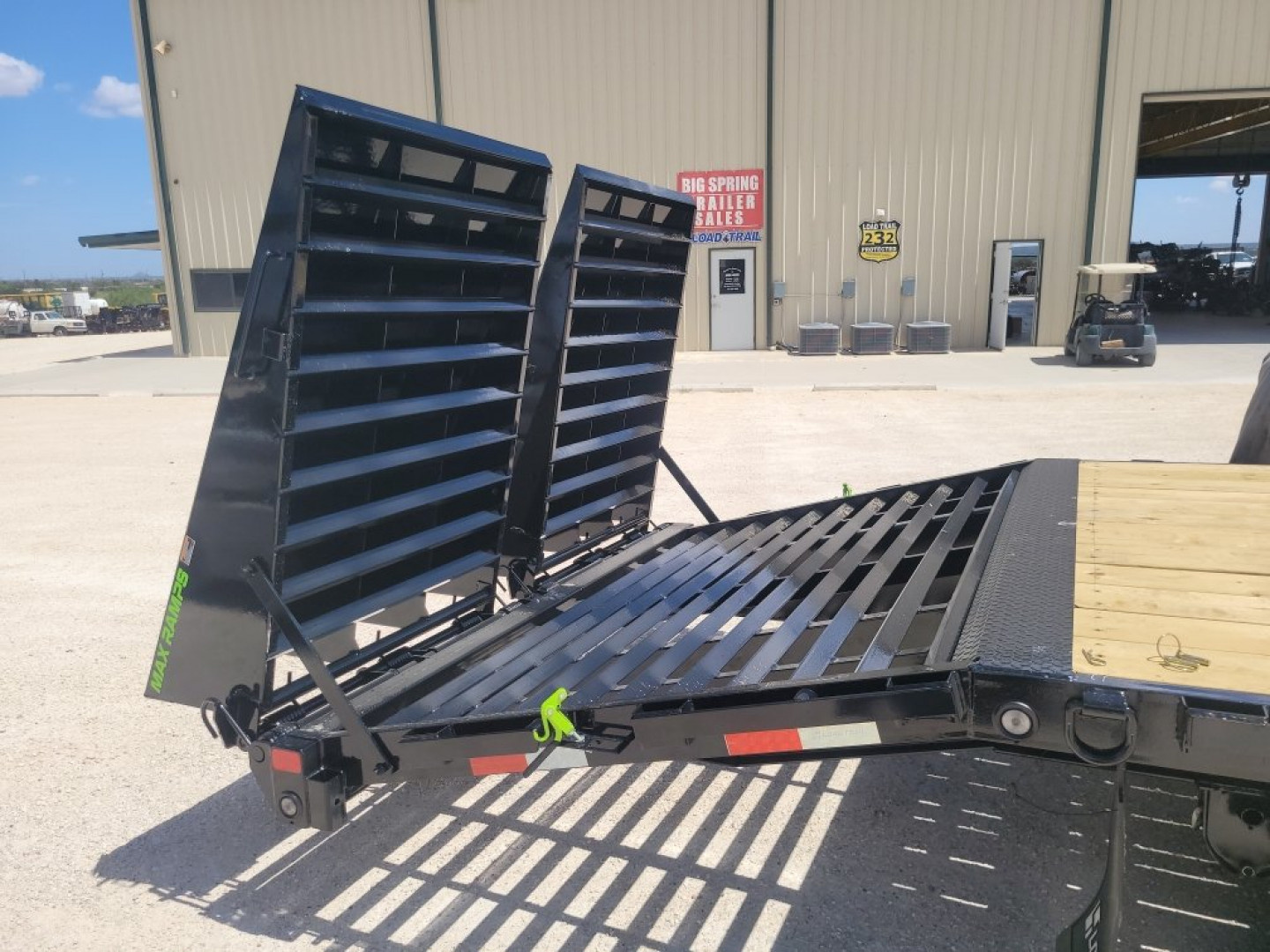 New 2026 LOAD TRAIL 32' 24K Gooseneck w/ Max Ramps