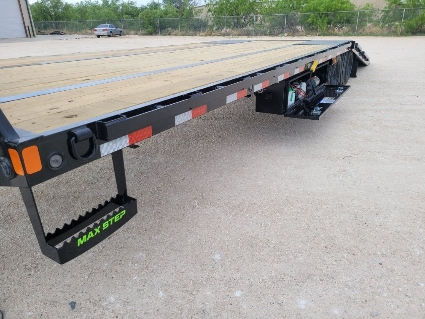 New 2025 Load Trail 32' 30K Gooseneck w/ 12' Hydraulic Dovetail