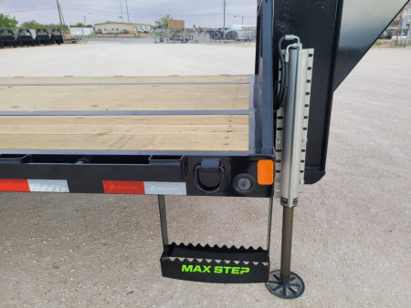 New 2025 Load Trail 32' 30K Gooseneck w/ 12' Hydraulic Dovetail