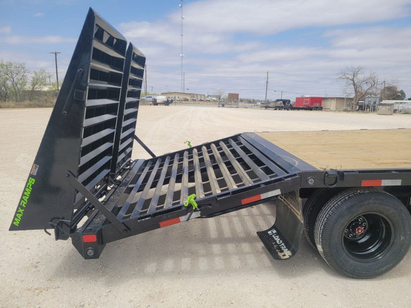 New 2025 Load Trail 25' 24K Gooseneck Trailer w/ Max Ramps