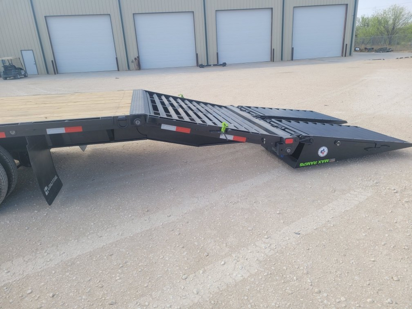 New 2025 Load Trail 40' 25,900 Gvw Gooseneck w/ EOH brakes and Max Ramps