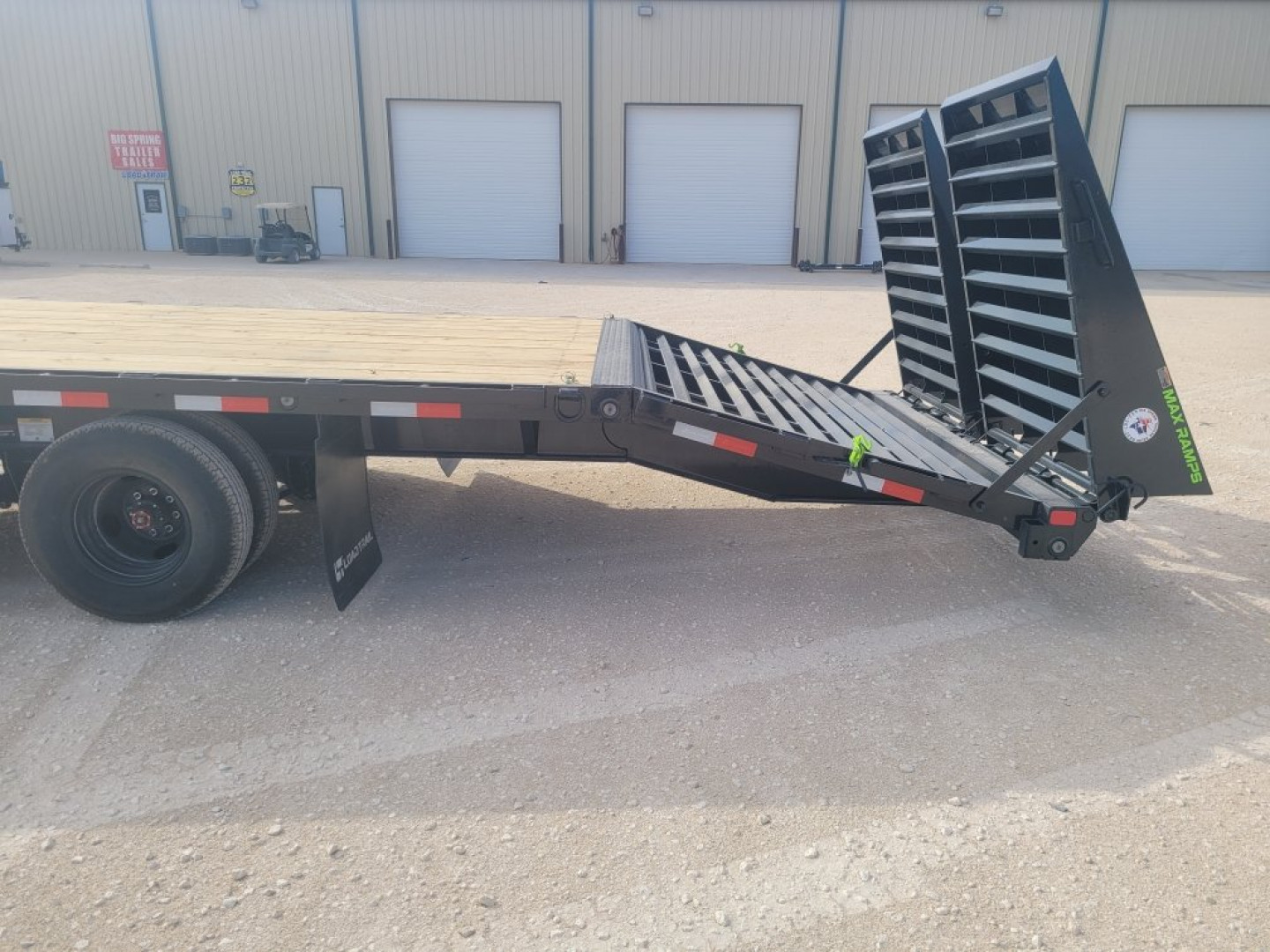 New 2025 Load Trail 40' 25,900 Gvw Gooseneck w/ EOH brakes and Max Ramps