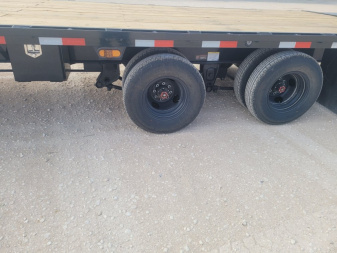 New 2025 Load Trail 40' 25,900 Gvw Gooseneck w/ EOH brakes and Max Ramps