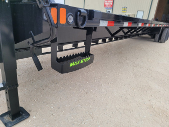 New 2025 Load Trail 40' 25,900 Gvw Gooseneck w/ EOH Disc Brakes